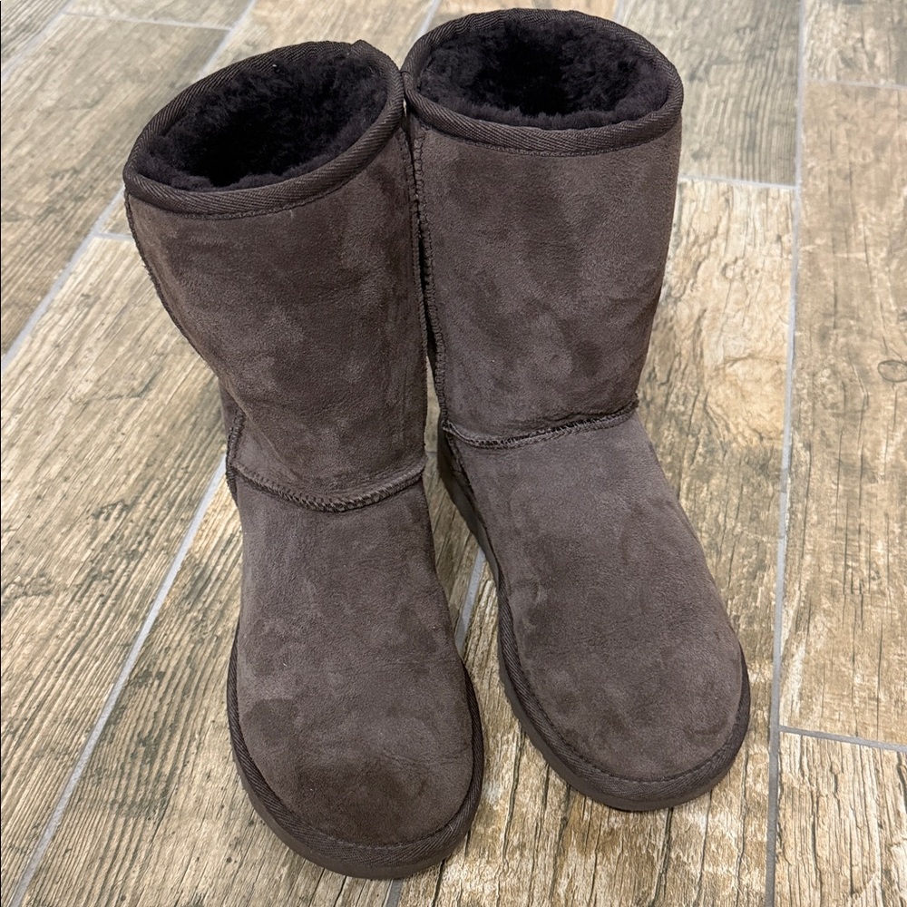 UGG Dark Brown Plush Lined Boots Classic Short Chocolate UGGS